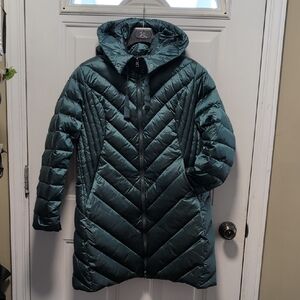 Elegant Teal Hooded Puffer Jacket